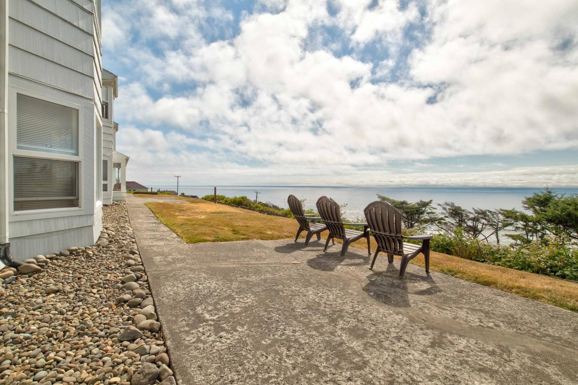 Ester Lee Oceanview Inn ลินคอล์น ซิตี้ ภายนอก รูปภาพ
